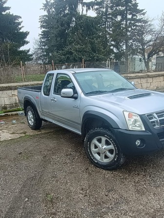 Isuzu D-Max 2,5 LS tgi