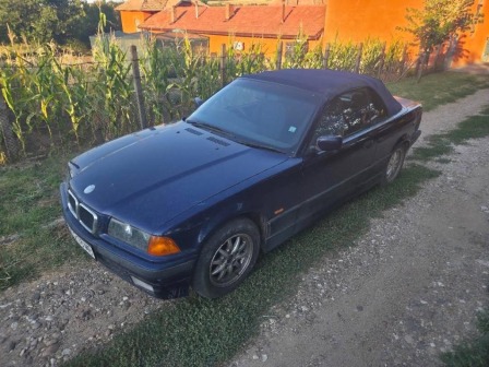 BMW 323 i