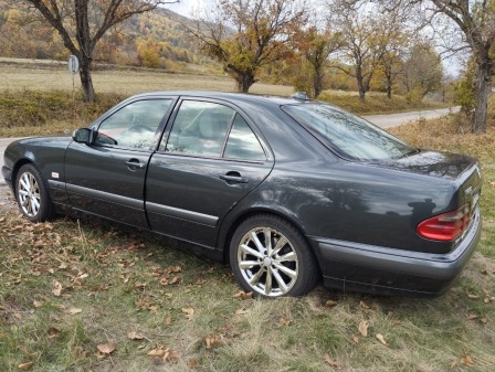 Mercedes-Benz E 220 W210