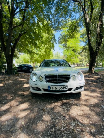 Mercedes-Benz E 320 3.0