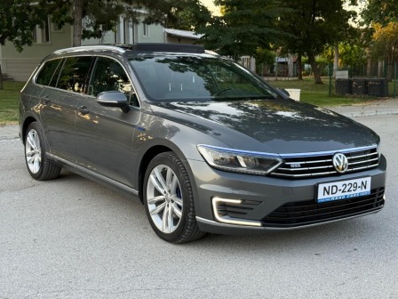 VW Passat Variant ХИБРИД/БЕНЗИН