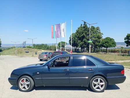 Mercedes-Benz E 280 2.8 V6 4 MATIC