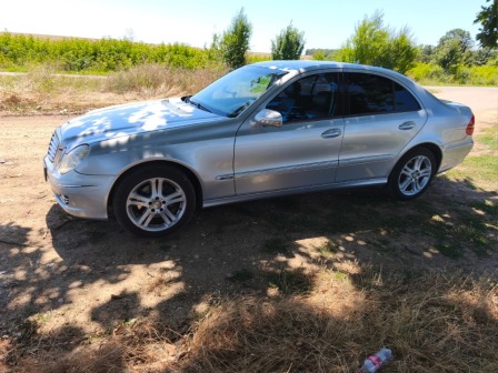 Mercedes-Benz E 320
