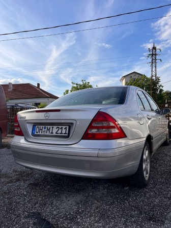 Mercedes-Benz C 240 2.6
