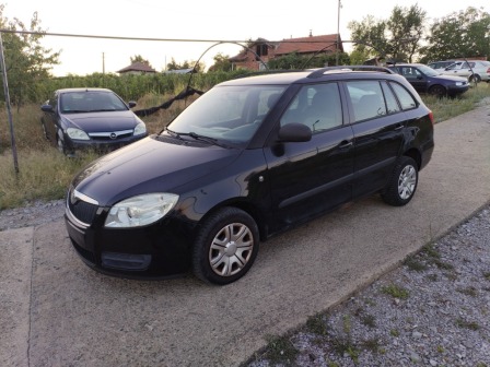 Skoda Fabia 1.2 бензин клим