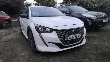 Peugeot 208 208 е
