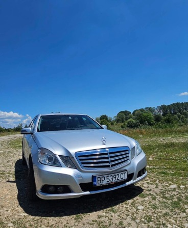Mercedes-Benz 220 2.2