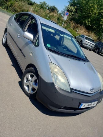 Toyota Prius 1,5 hibrid