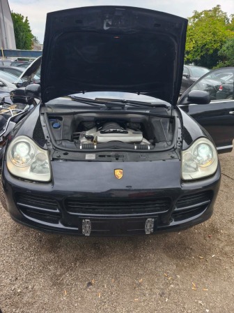 Porsche Cayenne 4.5 V8