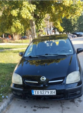 Nissan Almera Tino
