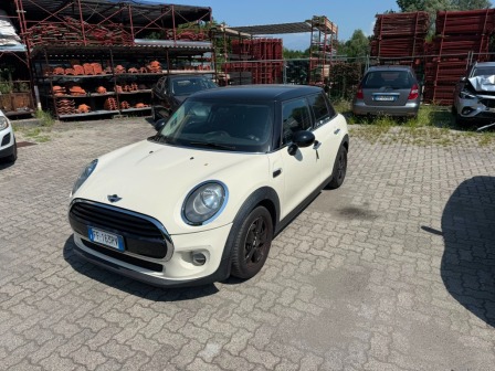 Mini Cooper 1.5i HYPE 136pc