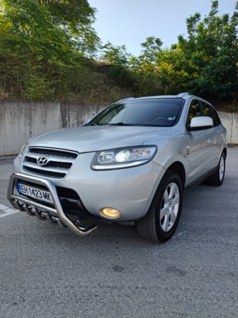 Hyundai Santa