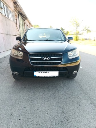 Hyundai Santa
