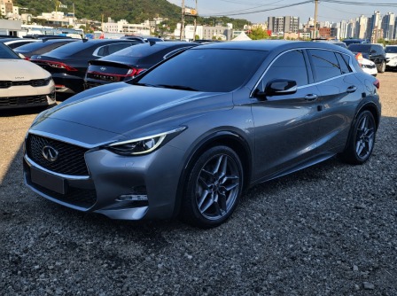 Infiniti Q30 S 2.0t