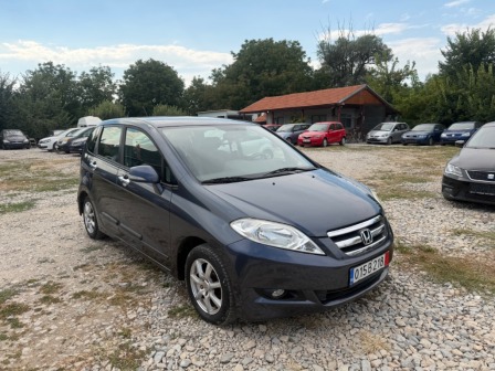 Honda FR-V
