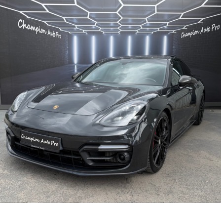 Porsche Panamera Turbo Carbon