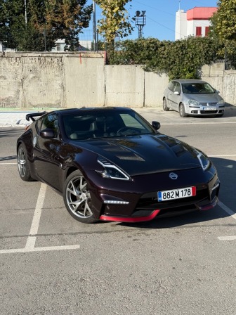 Nissan 370