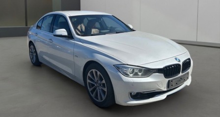BMW 330