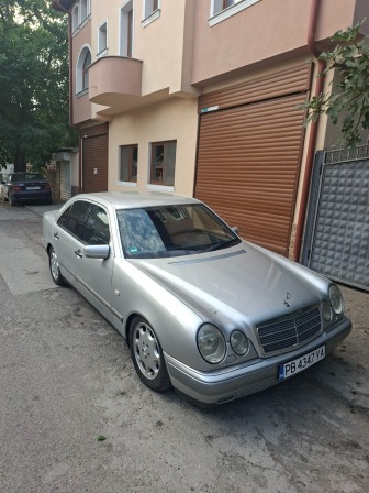 Mercedes-Benz E