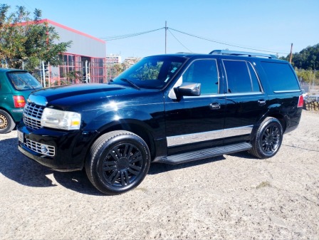 Lincoln Navigator