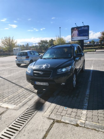 Hyundai Santa