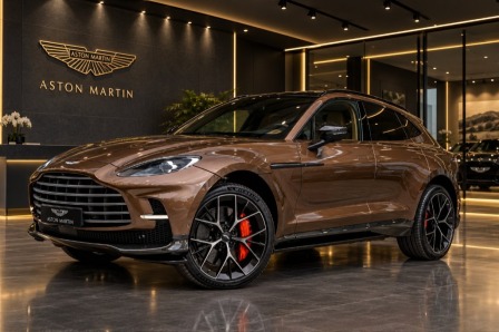 Aston Martin DBX 707*