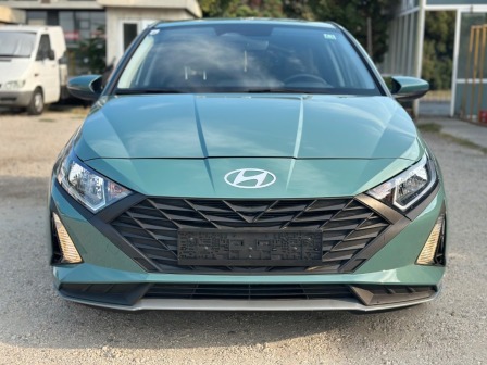 Hyundai i20 1,2i 7400км