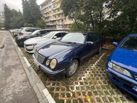 Mercedes-Benz E