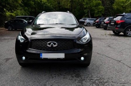 Infiniti QX70 3,7 petrol