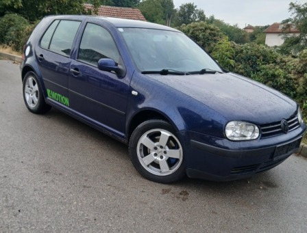 VW Golf