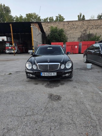 Mercedes-Benz E 320