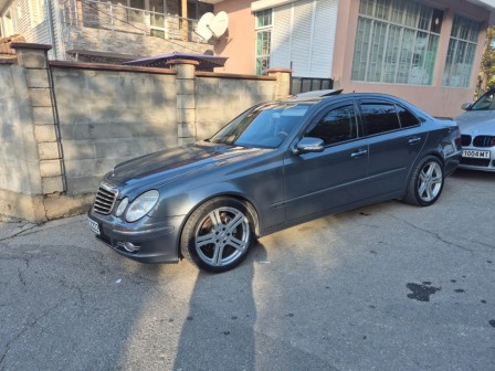 Mercedes-Benz E