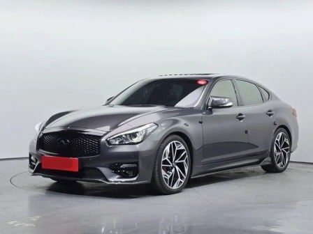 Infiniti Q70