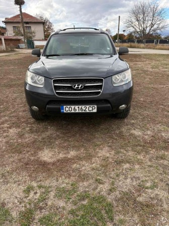 Hyundai Santa