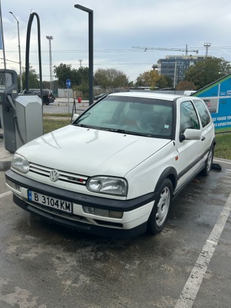 VW Golf 2.0i