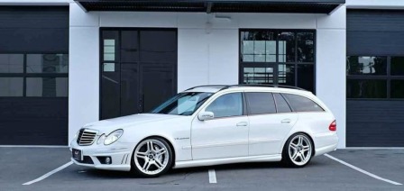 Mercedes-Benz E 55