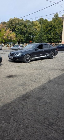 Mercedes-Benz E 270 2.7 cdi