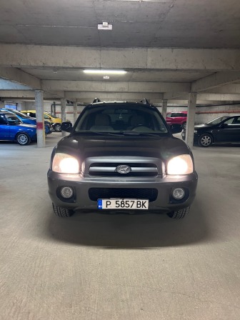 Hyundai Santa
