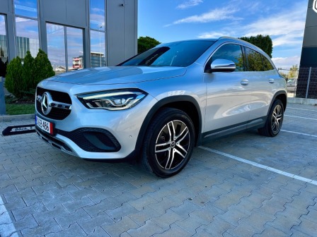 Mercedes-Benz GLA самопаркиране