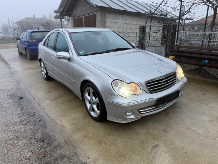 Mercedes-Benz C 220