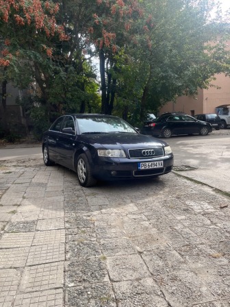 Audi A4 2.4 бензин