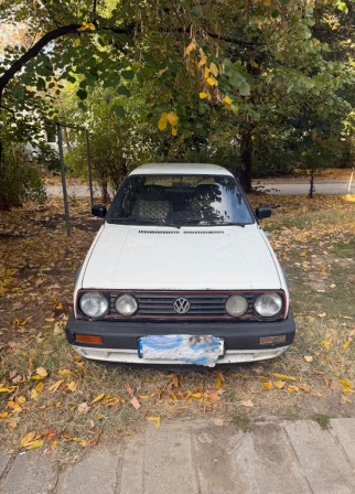 VW Golf 1.6i