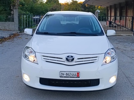 Toyota Auris 1.6i-ШВЕЙЦАРИЯ