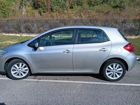 Toyota Auris 2.0 D4D -126