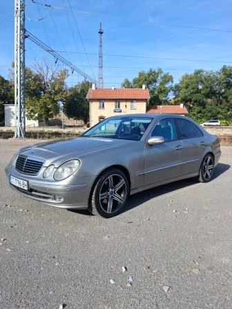 Mercedes-Benz E 270 2.7cdi