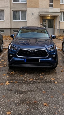 Toyota Highlander Hybrid 6+1