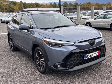 Toyota Corolla Cross 8400 км