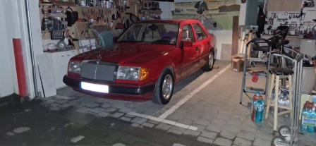 Mercedes-Benz 124