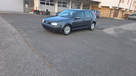 VW Golf 1.9