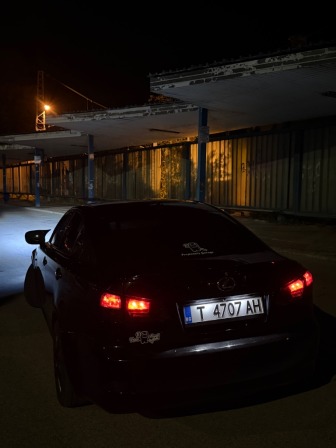 Lexus IS220